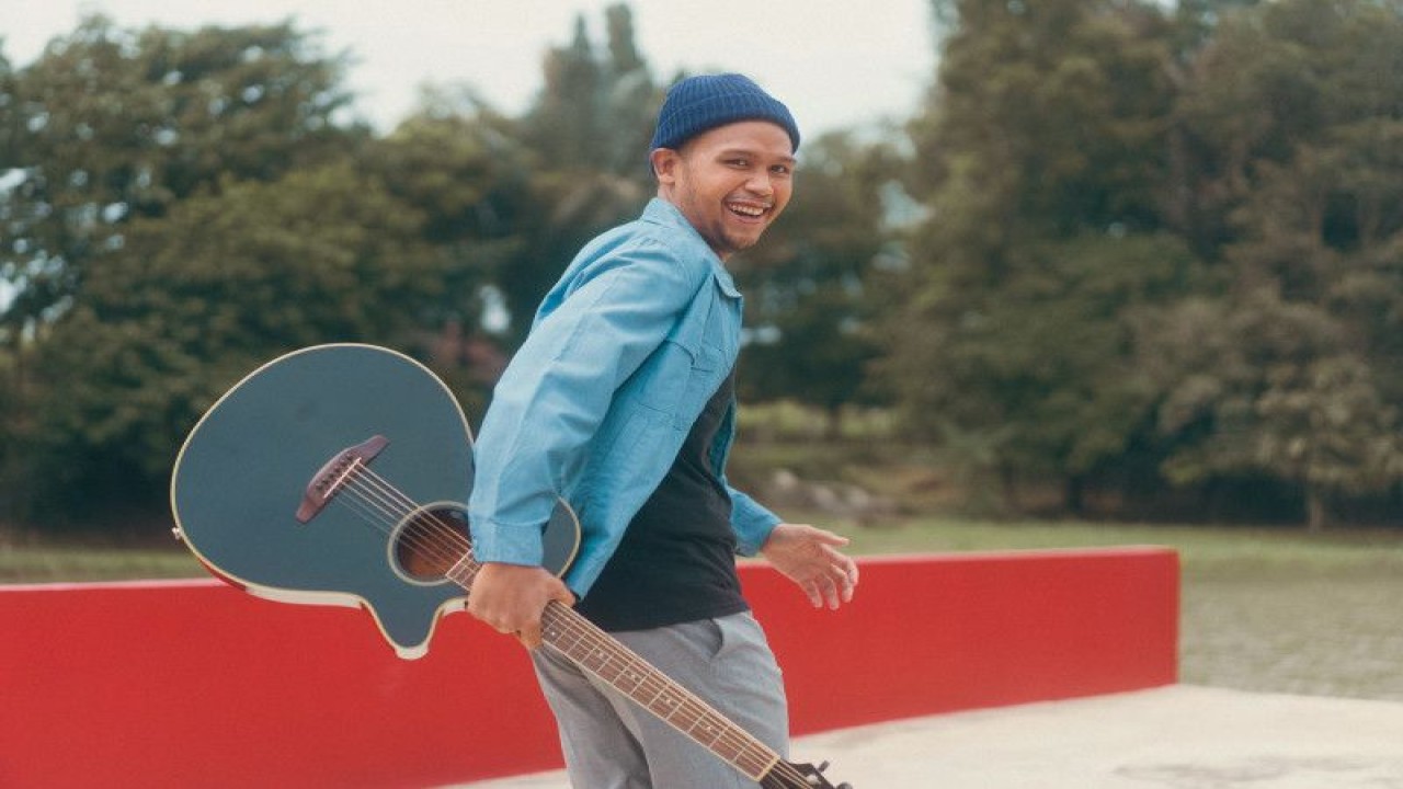 Solois Segara merilis single terbaru "Galih dan Ratna" untuk soundtrack film "Gita Cinta dari SMA". (ANTARA/HO/Musica Studios)