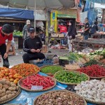 Suasana di Pasar Kiaracondong, Kota Bandung, Jawa Barat. ANTARA/Shafira Az.-1676963960