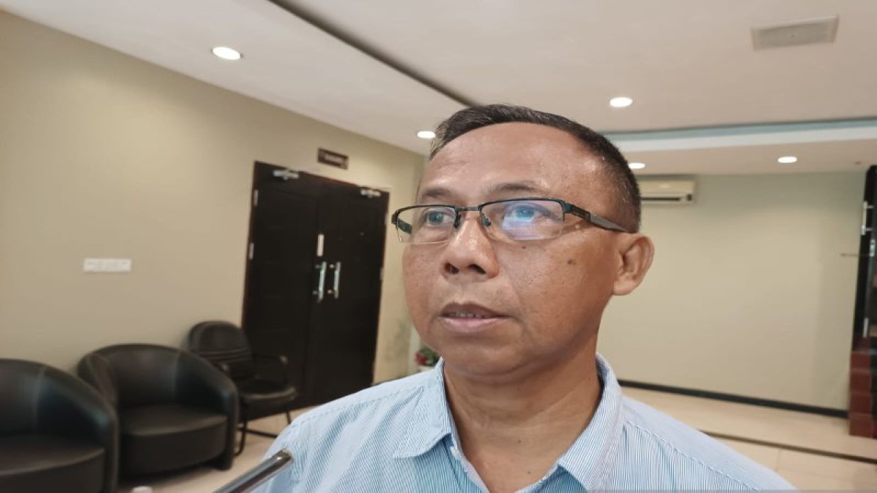 Ketua Adinkes Papua Barat Suharso. (ANTARA/Tri Adi Santoso)