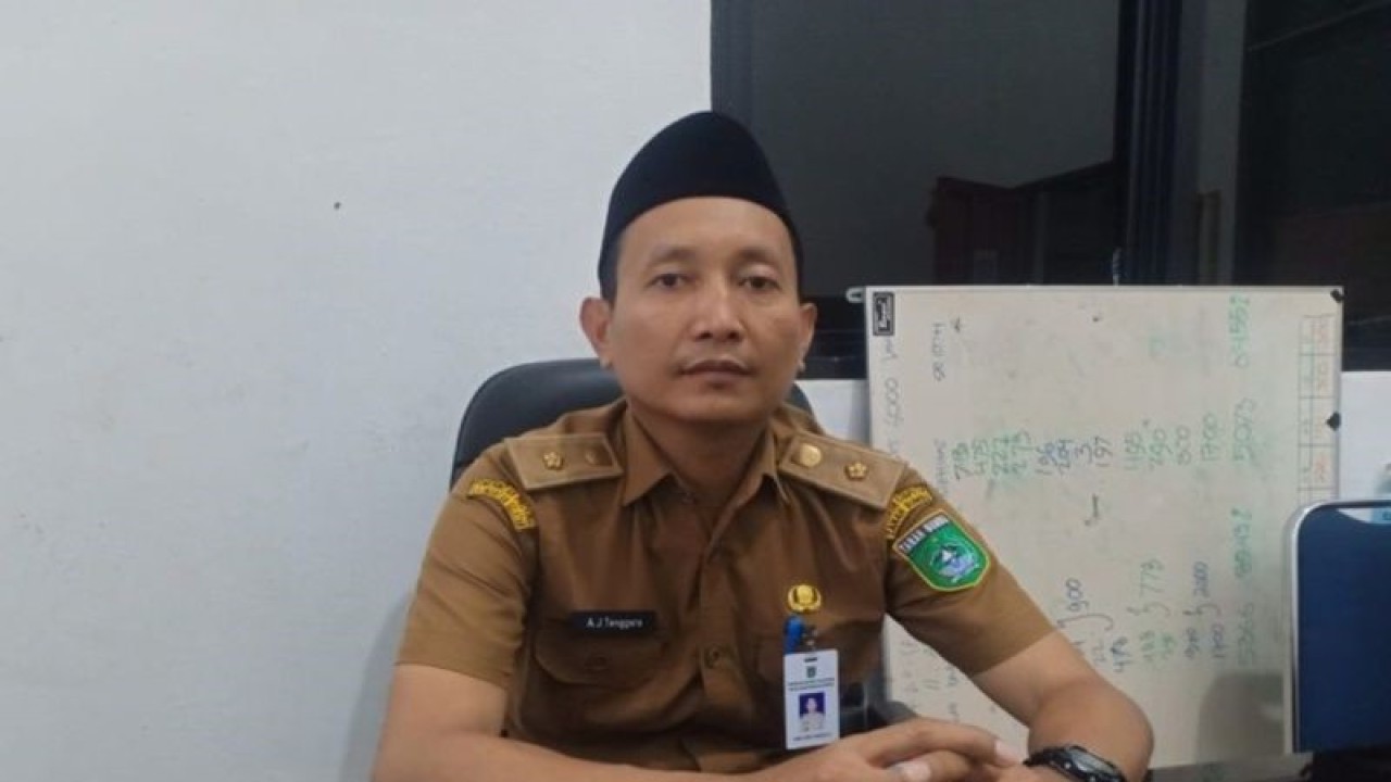 Kepala Bidang Peternakan dan Kesehatan Hewan pada Dinas Ketahanan Pangan dan Pertanian Kabupaten Tanah Bumbu, Andrie Juniar Tenggara (ANTARA/Sujud)