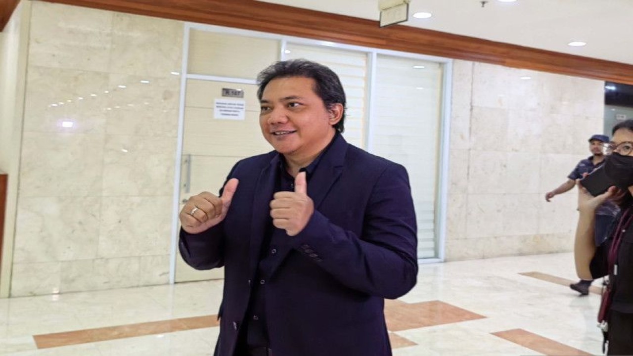 Anggota Komisi III DPR RI Taufik Basari di Kompleks Parlemen Senayan, Jakarta, Kamis (2/2/2023). (ANTARA/Melalusa Susthira K.)