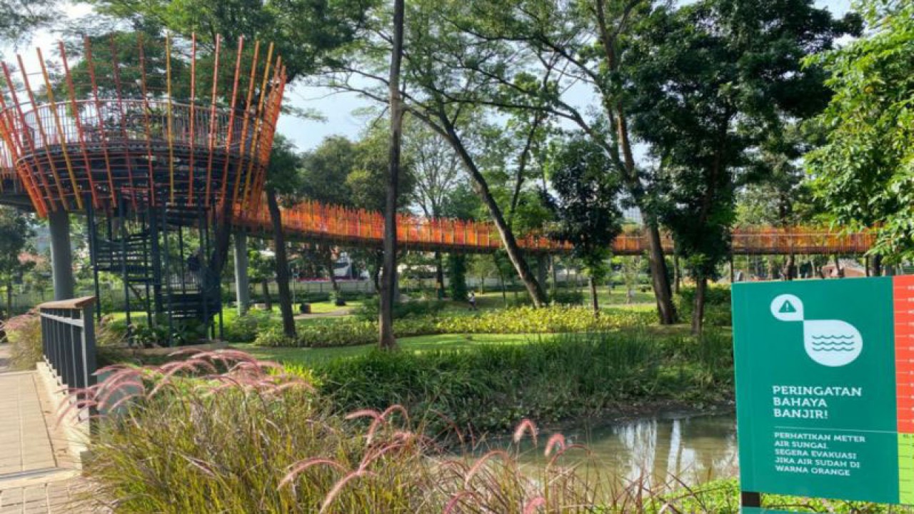 Suasana baru usai dibuka kembali Tebet Eco Park, Jakarta, Senin. (15/8/2022). ANTARA/Luthfia Miranda Putri