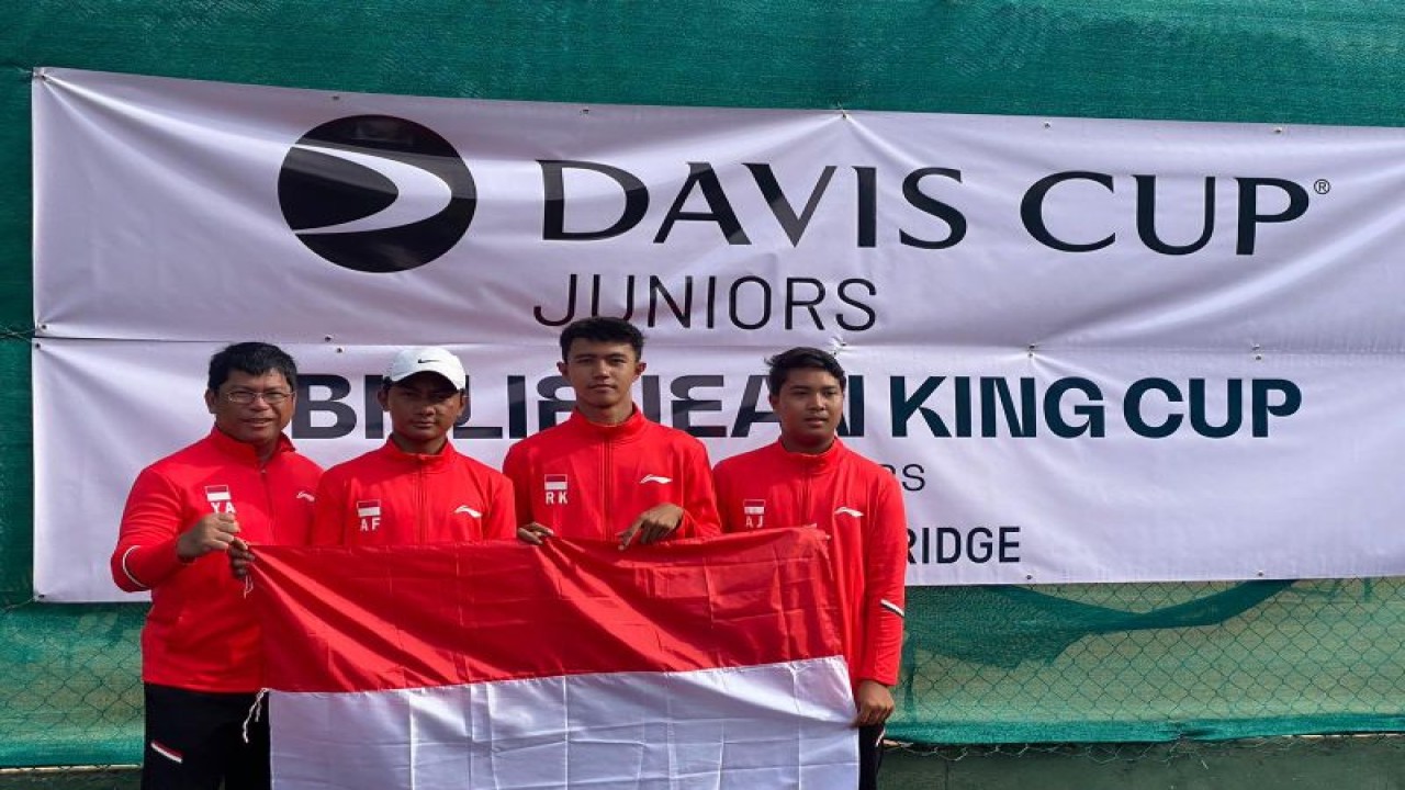 Tim tenis junior U16 putera Indonesia mengikuti Junior Davis Cup yang berlangsung di Colombo, Sri Lanka pada 20-25 Februari 2023. (ANTARA/HO-KBRI Colombo)