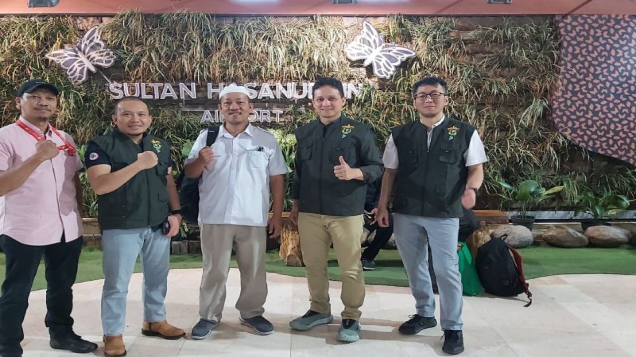 Tim medis Universitas Hasanuddin bertolak ke Jakarta bergabung dengan Tim Kemenkes untuk misi kemanusiaan di Turki dan Suriah, Rabu,(8/2/2023).ANTARA/HO-