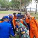 Tim SAR cari wisatawan hilang terseret ombak di Pantai Anyer-1676530876