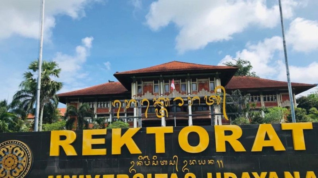 Gedung Rektorat Universitas Udayana yang terletak di Bukit Jimbaran, Nusa Dua, Kabupaten Badung, Bali. ANTARA/Rolandus Nampu