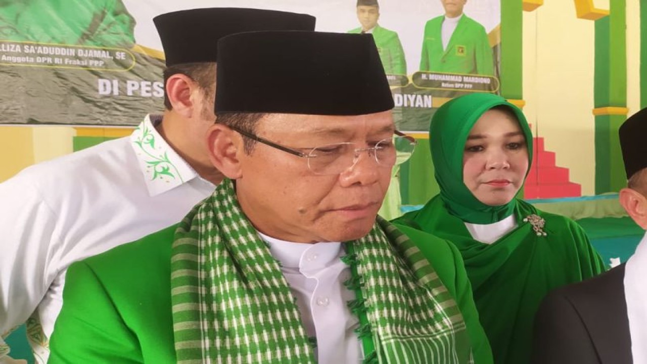 Utusan Khusus Presiden Joko Widodo Bidang Kerja Sama Pengentasan Kemiskinan dan Ketahanan Pangan Muhammad Mardiono saat berkunjung ke Aceh, Rabu (1/2/2023). (ANTARA/Aprizal)