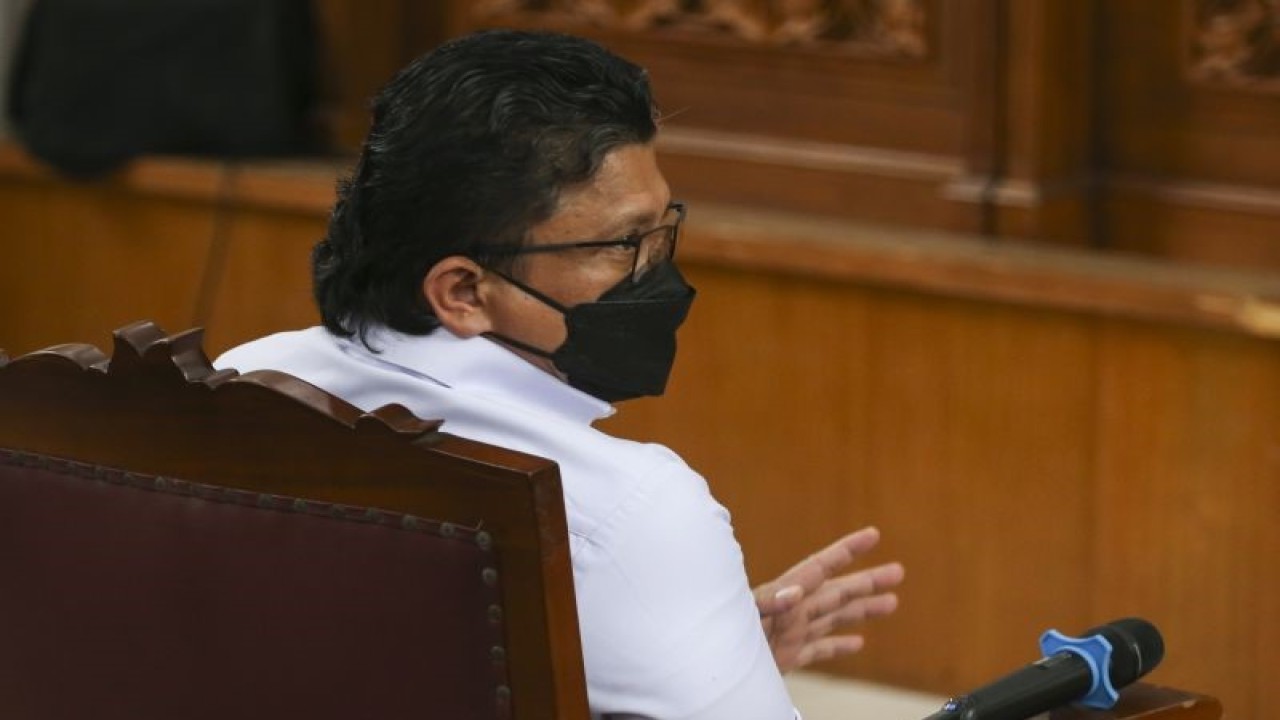 Terdakwa kasus pembunuhan berencana terhadap Brigadir Yosua, Ferdy Sambo menjalani sidang lanjutan di PN Jakarta Selatan, Jakarta, Selasa (31-1-2023). ANTARA FOTO/Rivan Awal Lingga/tom.