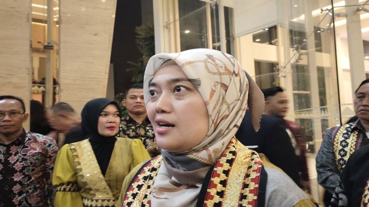 Wakil Gubernur Lampung Chusnunia Chalim saat memberi keterangan. ANTARA/Ruth Intan Sozometa Kanafi.