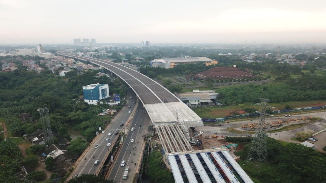 Proyek Jalan Tol Cimanggis–Cibitung atau Cimanggis Cibitung Tollways (CCTW) Seksi 2. ANTARA/HO - Waskita Beton Precast
