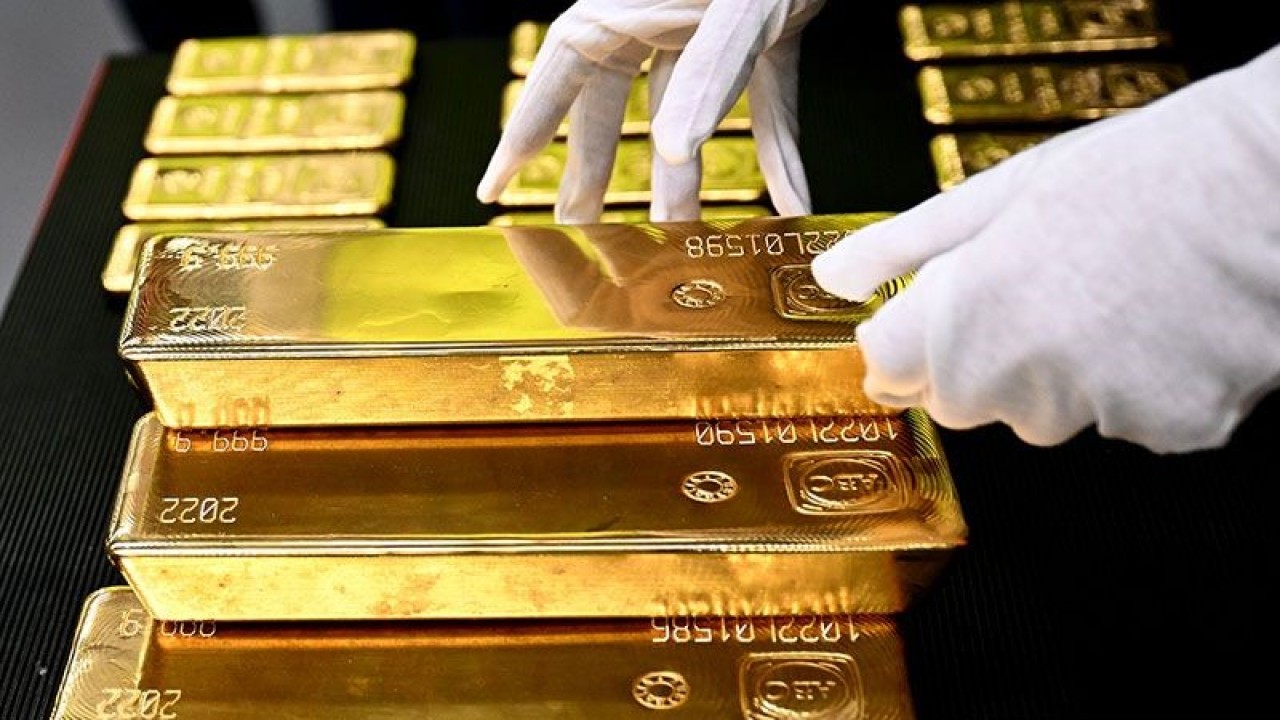 Arsip foto - Emas batangan terlihat di Pallion di Marrickville, Sydney, Jumat, 14 Oktober 2022. ANTARA/AAPIMAGE via Reuters Connect/DAN HIMBRECHTS/pri.