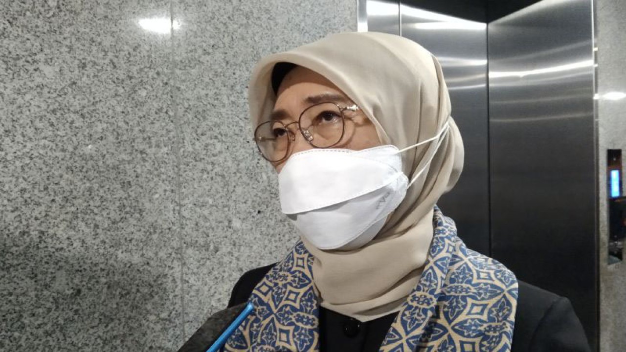 Kepala Dinas Kesehatan DKI Widyastuti diwawancarai awak media di Balai Kota Jakarta, Selasa (27/12/2022). ANTARA/Dewa Ketut Sudiarta Wiguna