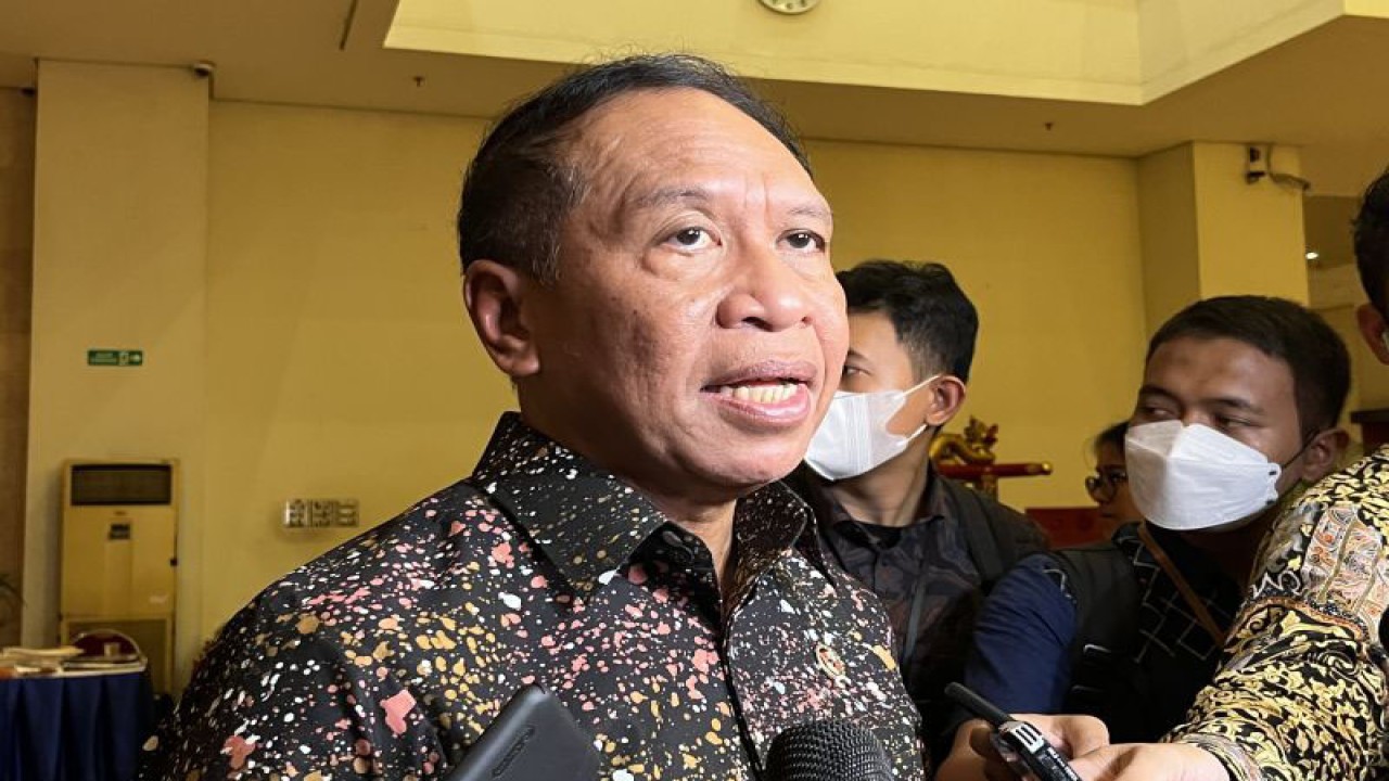 Menteri Pemuda dan Olahraga Zainudin Amali saat dijumpai awak media di Jakarta, Rabu (25/1/2023). (ANTARA/Arnidhya Nur Zhafira)