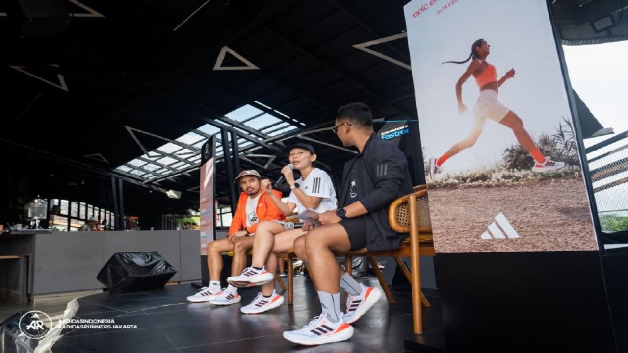 Jenama produk fesyen olahraga Adidas meluncurkan anggota terbaru dari koleksi sepatu lari yaitu Ultraboost Light (ANTARA/Ho adidas)