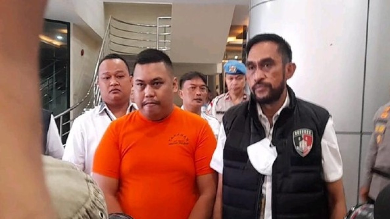 Ajudan Pribadi (kaus oranye). (Detikcom)