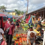 Aktivitas pedagang di Pasar Mardika Ambon. ANTARA/Penina F Mayaut-1679554390
