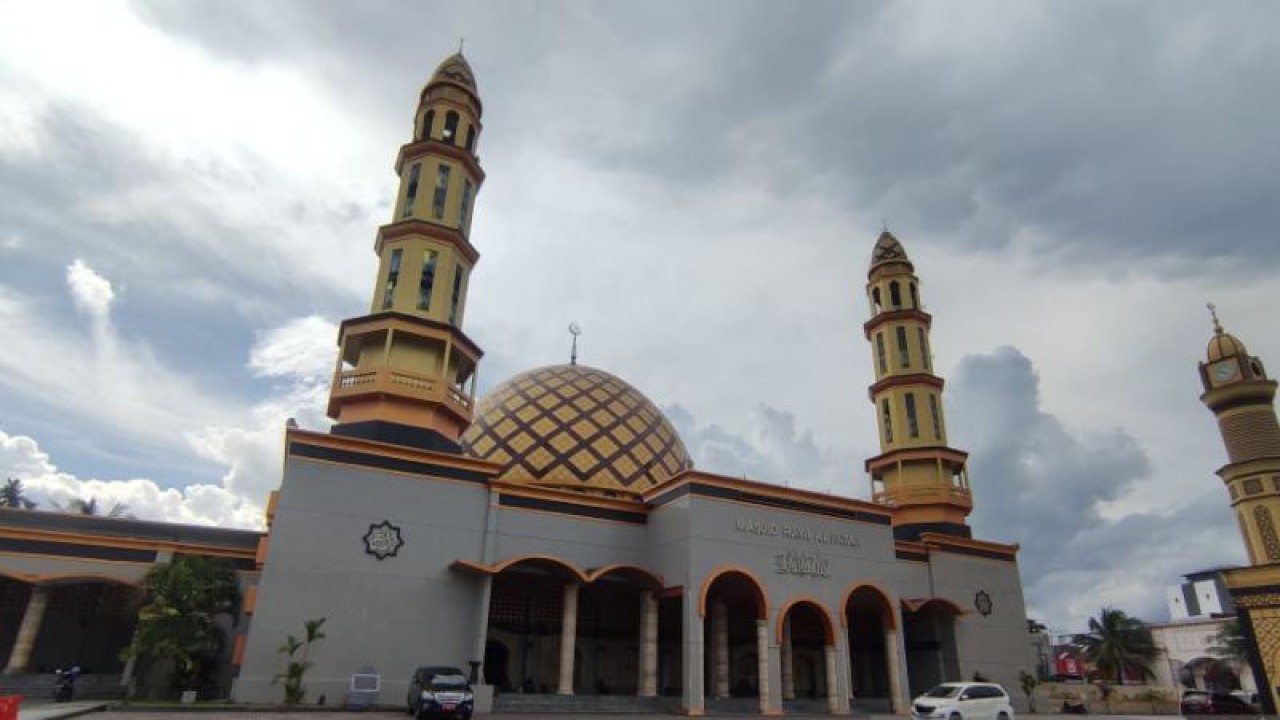 Masjid Raya Al-Fatah Ambon, Provinsi Maluku. (FOTO ANTARA/DedyAzis)