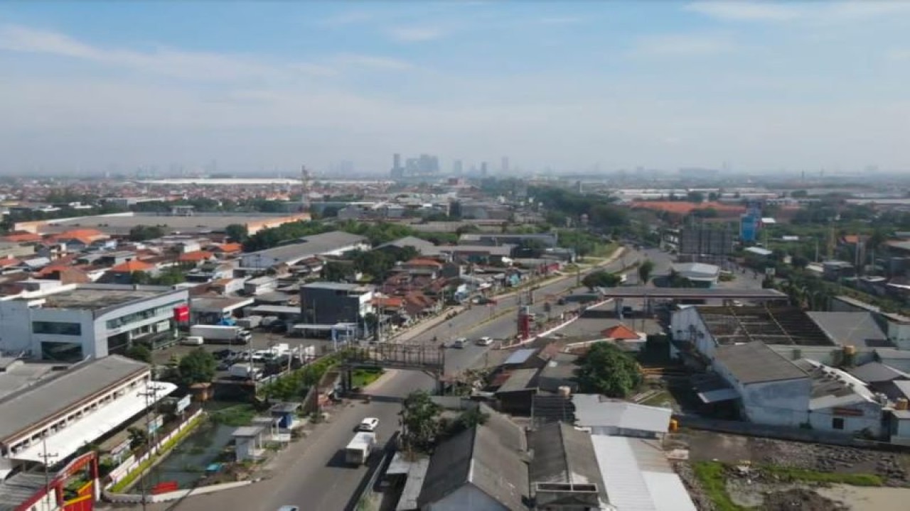 Jembatan penyebrangan orang di Aloha, Sidoarjo ANTARA/HO-BBPJN Jatim-Bali.