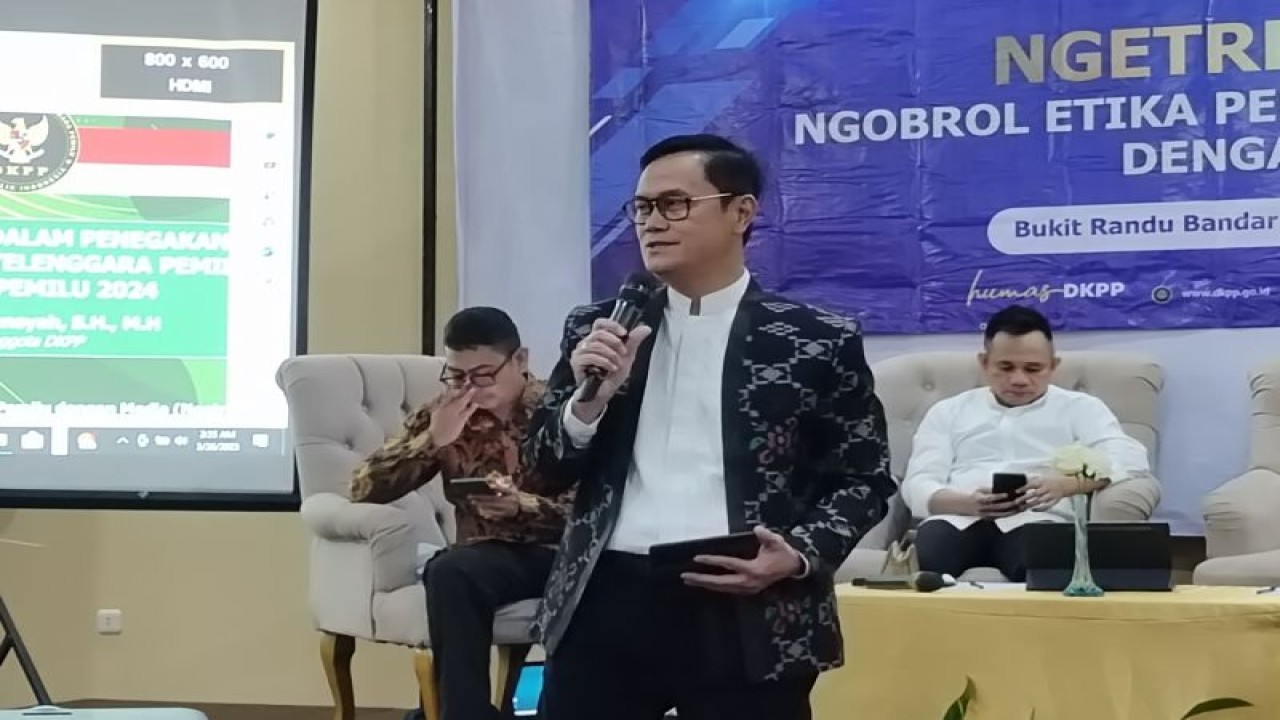 Anggota Dewan Kehormatan Penyelenggara Pemilu (DKPP) RI Tio Aliansyah. ANTARA/Dian Hadiyatna