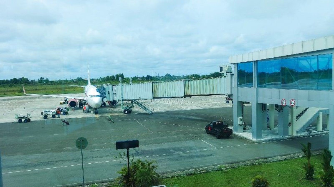 Dokumentasi - Pesawat penumpang di Bandara Tjilik Riwut Kota Palangka Raya, Kalimantan Tengah. ANTARA/Muhammad Arif Hidayat.