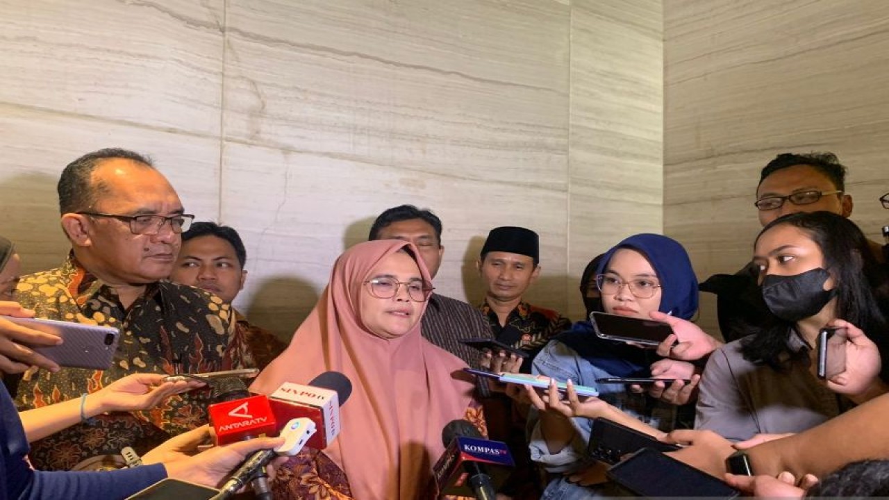 Anggota Badan Pengawas Pemilu (Bawaslu) RI Lolly Suhenty di sela acara “Bincang-Bincang Bawaslu dengan Partai Politik Peserta Pemilu Tahun 2024” di Jakarta, Sabtu (18/3/2023). ANTARA/Melalusa Susthira K.
