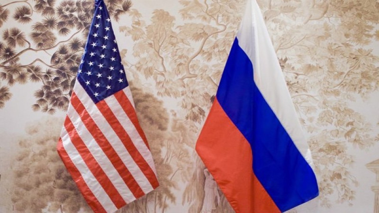 Bendera Amerika Serikat dan Rusia. (Flickr/Kementerian Luar Negeri)