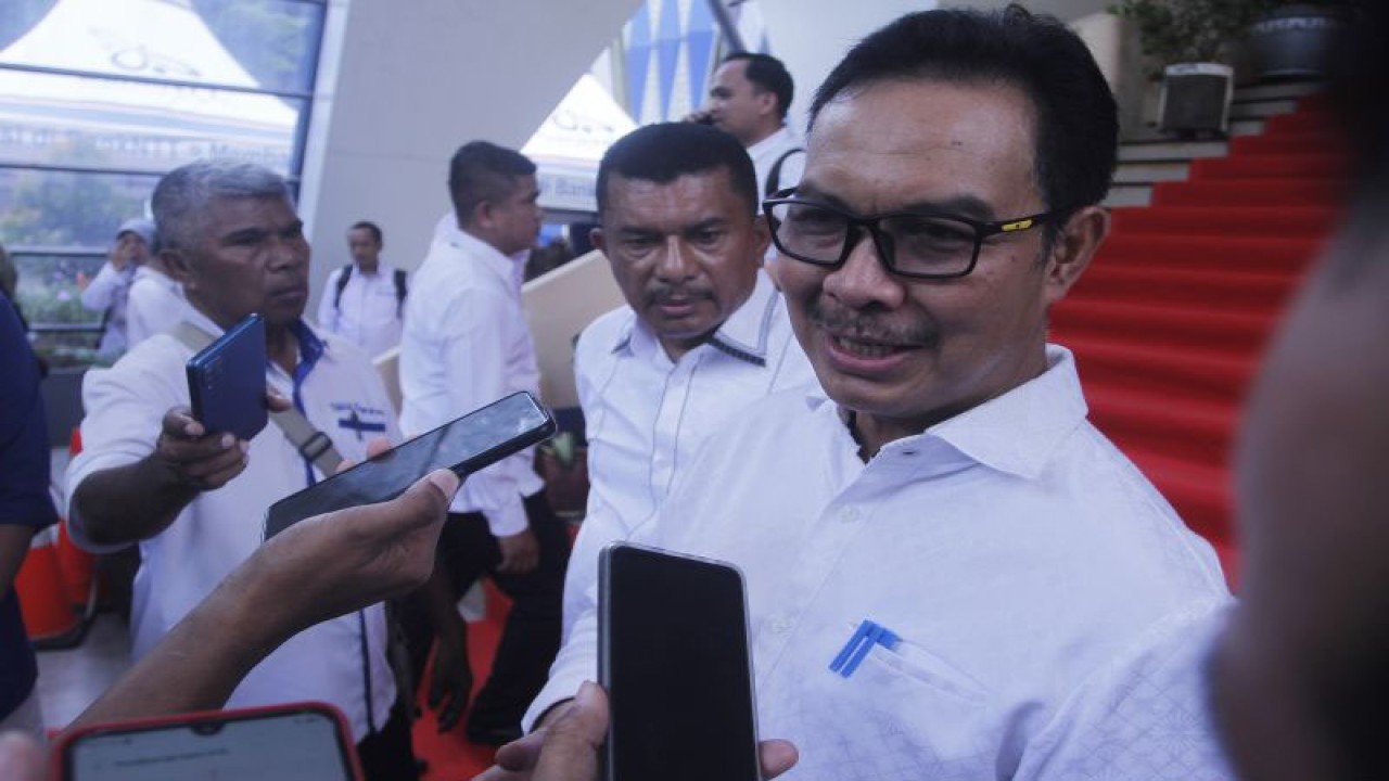 Kepala BKKBN dr. Hasto Wardoyo saat memberikan keterangan kepada wartawan di Kupang, Senin(20/3/2022) ANTARA/Kornelis Kaha