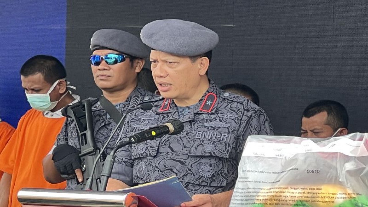 Deputi Pemberantasan BNN Brigjen Pol. I Wayan Sugiri menyampaikan paparan dalam konfrensi pers Pemusnahan Barang Bukti Narkotika di Kantor BNN RI, Jakarta Timur, Selasa (28/3/2023). ANTARA/Putu Indah Savitri
