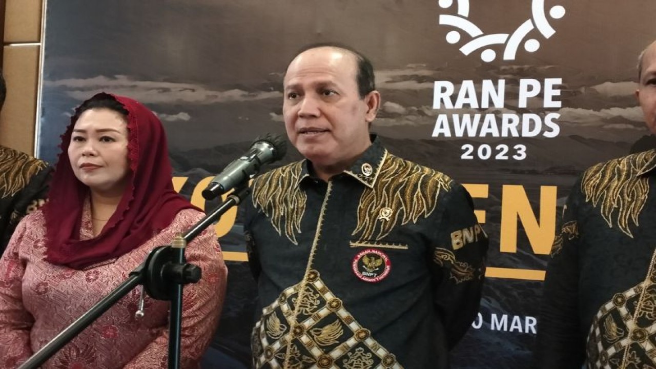 Kepala Badan Nasional Penanggulangan Terorisme (BNPT) Boy Rafli Amar menjawab pertanyaan wartawan di Jakarta, Jumat (10/3/2023). ANTARA/Muhammad Zulfikar.