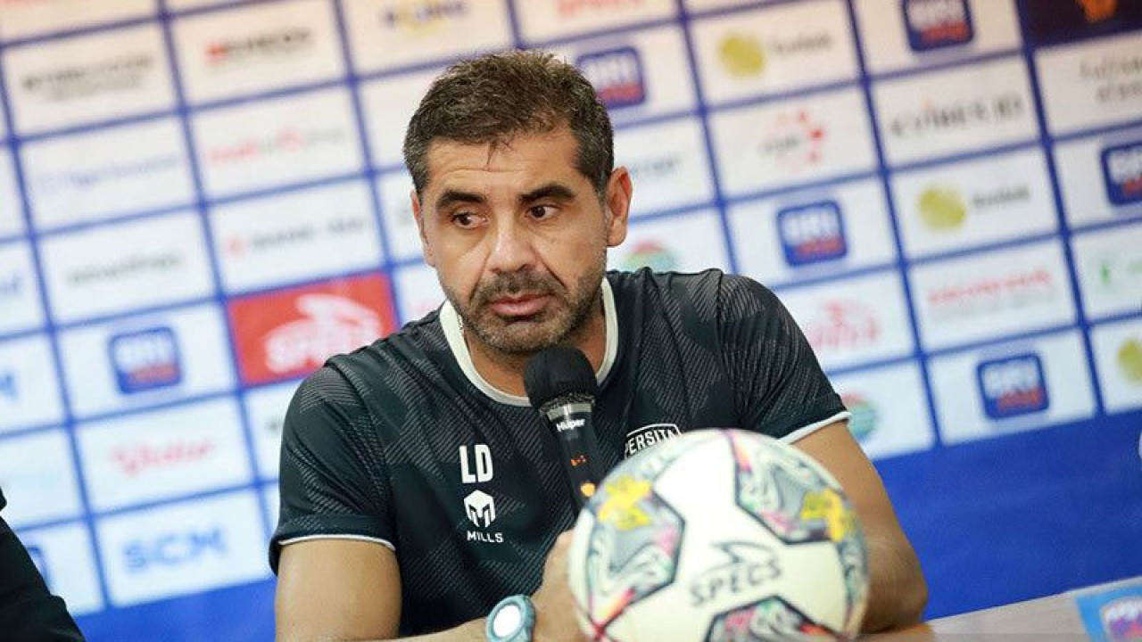 Pelatih Persita Tangerang Luis Edmundo Duran Riquelme. ANTARA/HO-Persita Tangerang/am.