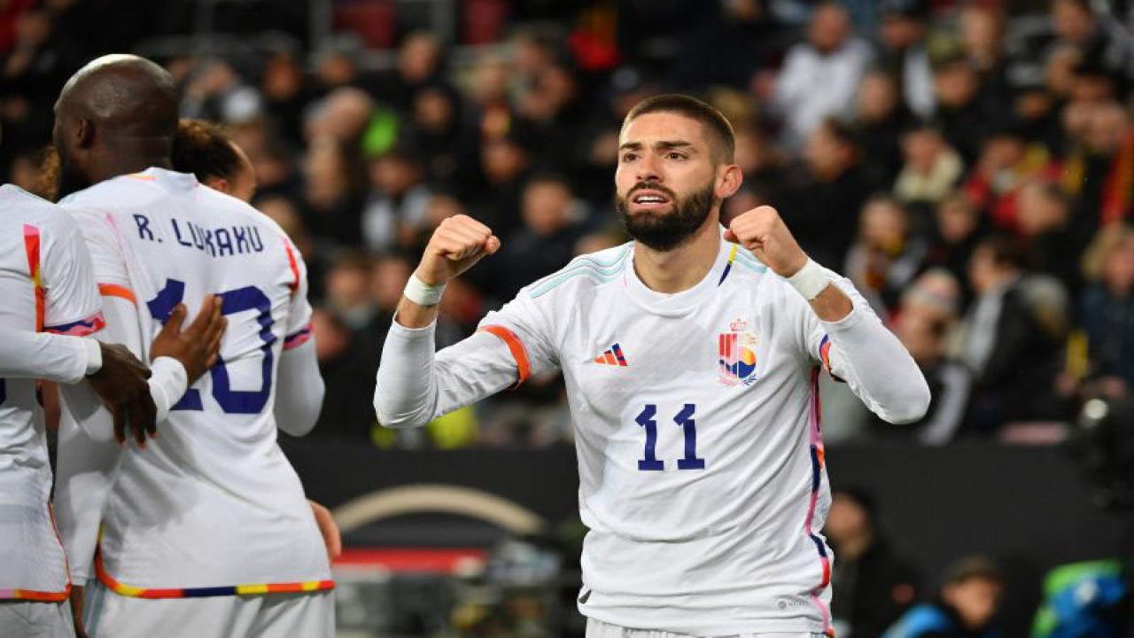 Selebrasi Yannick Carrasco setelah mencetak gol pembuka Belgia dalam pertandingan persahabatan melawan Jerman di Cologne pada 29 Maret 2023. ANTARA/AFP/UWE KRAFT