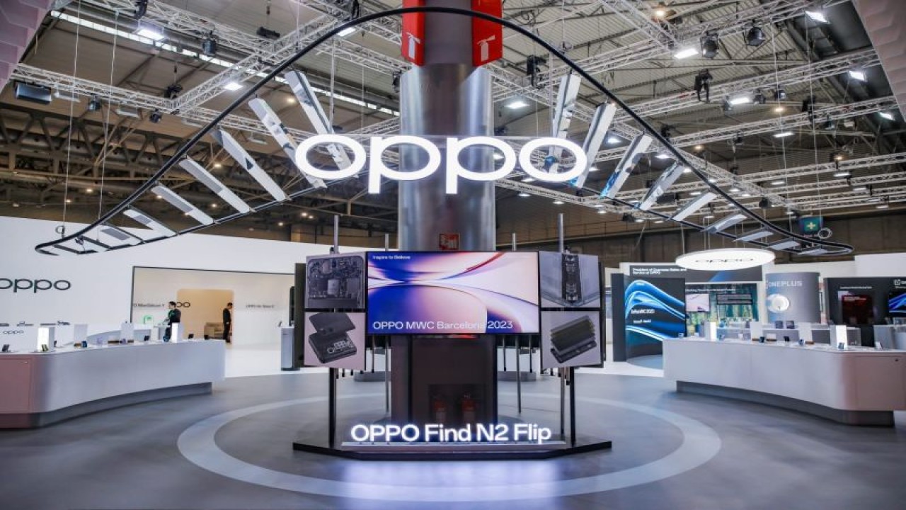 Booth OPPO di Mobile World Congress (MWC) 2023 di Barcelona, Spanyol. (ANTARA/HO-OPPO)