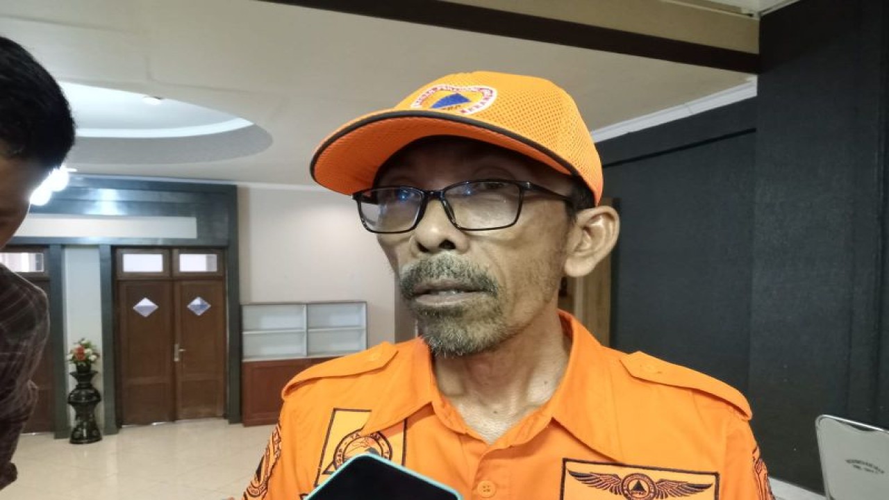 Sekretaris Badan Penanggulangan Bencana Daerah (BPBD) Kota Mataram Akhmad Muzakki. (ANTARA/Nirkomala)