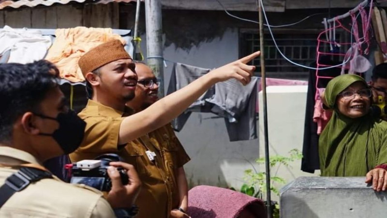 Wali Kota Bukittinggi, Sumbar, Erman Safar dalam salah satu kegiatan. Pemkot setempat mengeluarkan kebijakan baru dengan mengasuransikan RT dan RW di daerah setempat melalui BPJS Ketenagakerjaan.  FOTO ANTARA/HO-Humas Pemkot Bukittinggi,