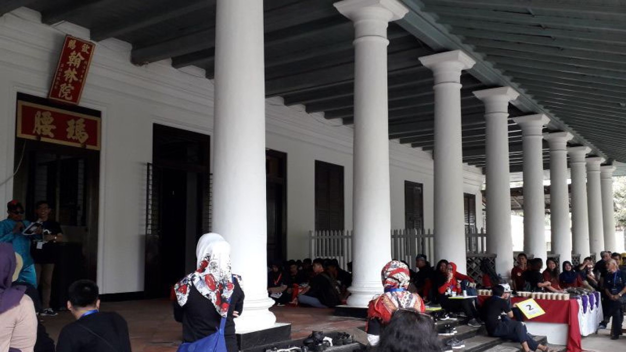 Rumah Mayor Tjoeng A Thiam di dekat Pelabuhan Lama Mentok menjadi salah satu bangunan bernilai sejarah yang telah ditetapkan sebagai cagar budaya oleh Pemkab Bangka Barat. (ANTARA/ Donatus Dasapurna)