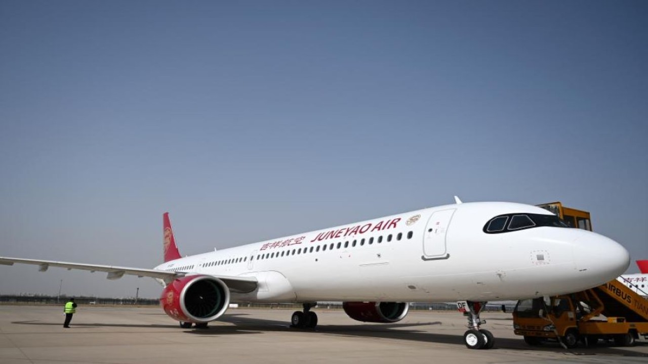 Pesawat Airbus A321neo buatan China pertama dikirim ke Juneyao Air yang berbasis di Shanghai. (Xinhua)