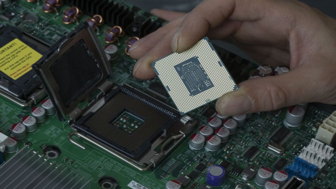 Jepang Perketat Kendali Ekspor Peralatan Pembuatan Cip ke China