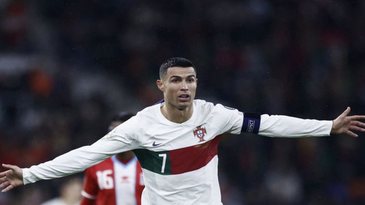 Selebrasi Cristiano Ronaldo setelah mencetak gol dalam pertandingan Grup J Kualifikasi Piala Eropa 2024 di Stade de Luxembourg pada 27 Maret 2023. ANTARA/AFP/KENZO TRIBOUILLARD