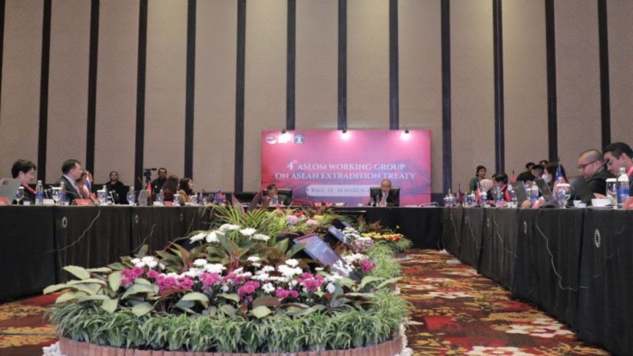 Suasana The 4th ASLOM Working Group Meeting on The ASEAN Extradition Treaty di Denpasar, Bali, Rabu (15/3/2023). (ANTARA/HO-Humas Ditjen AHU)