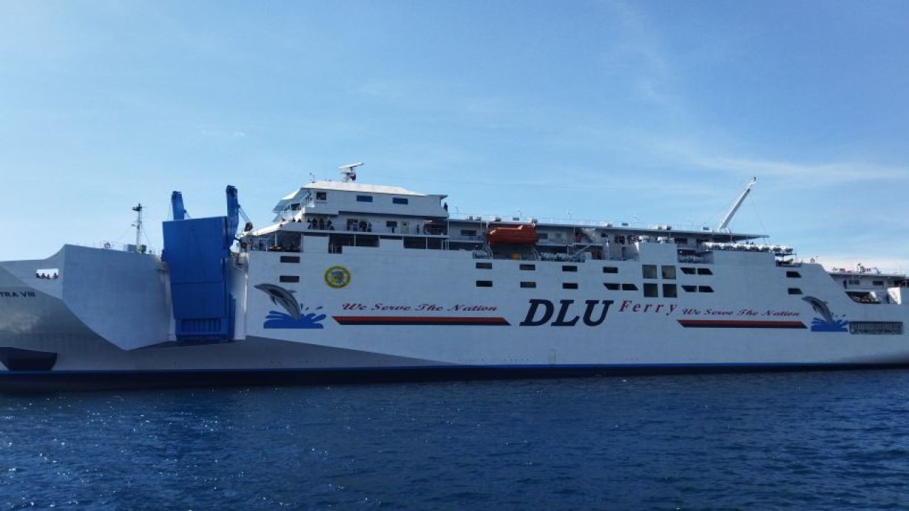 KM Dharma Rucitra VIII dari perusahaan pelayaran PT Dharma Lautan Utama yang melakukan pelayaran perdana rute Labuan Bajo-Ende, Pelabuhan Pelindo Mulitipurpose, Labuan Bajo, Manggarai Barat, NTT, Sabtu (25/3/2023). ANTARA/Fransiska Mariana Nuka