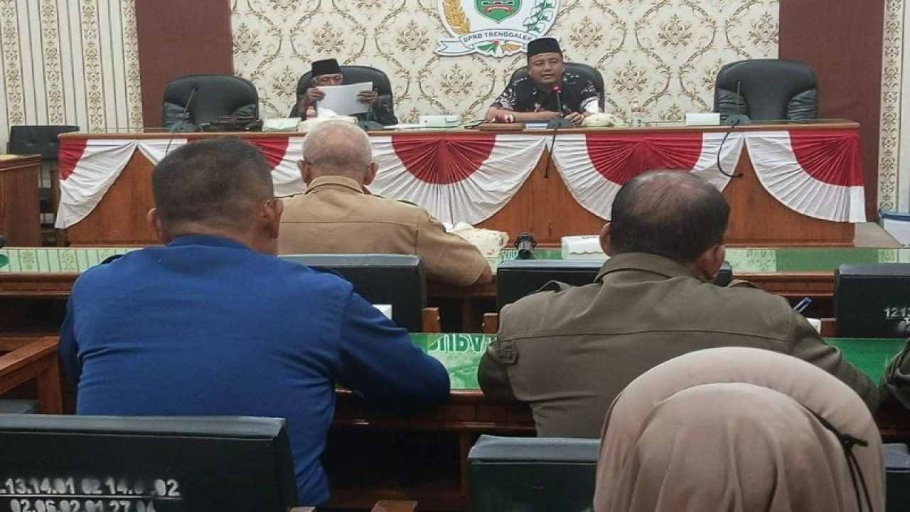 Suasana rapat Komisi I DPRD Trenggalek bersama mitra kerja di DPRD Trenggalek, Selasa (14/3/2023) (ANTARA/HO - DPRD Trenggalek)