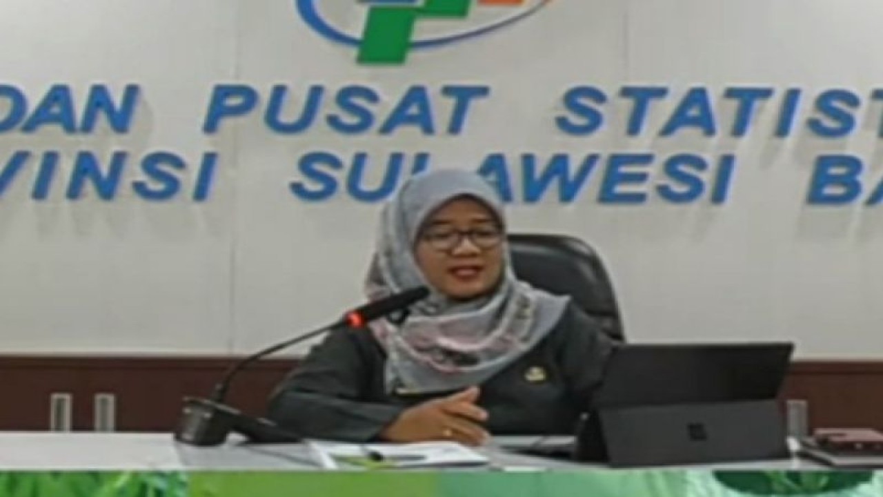 Kepala BPS Provinsi Sulbar, Tina Wahyufitri mengatakan, nilai ekspor Sulbar pada bulan Januari 2023 sebesar 28,43 juta dollar atau mengalami penurunan sebesar 40,58 persen dibanding bulan Desember 2022 senilai 47,85 juta dollar, di Mamuju, Rabu (01/3/2023) ANTARA Foto/M Faisal Hanapi