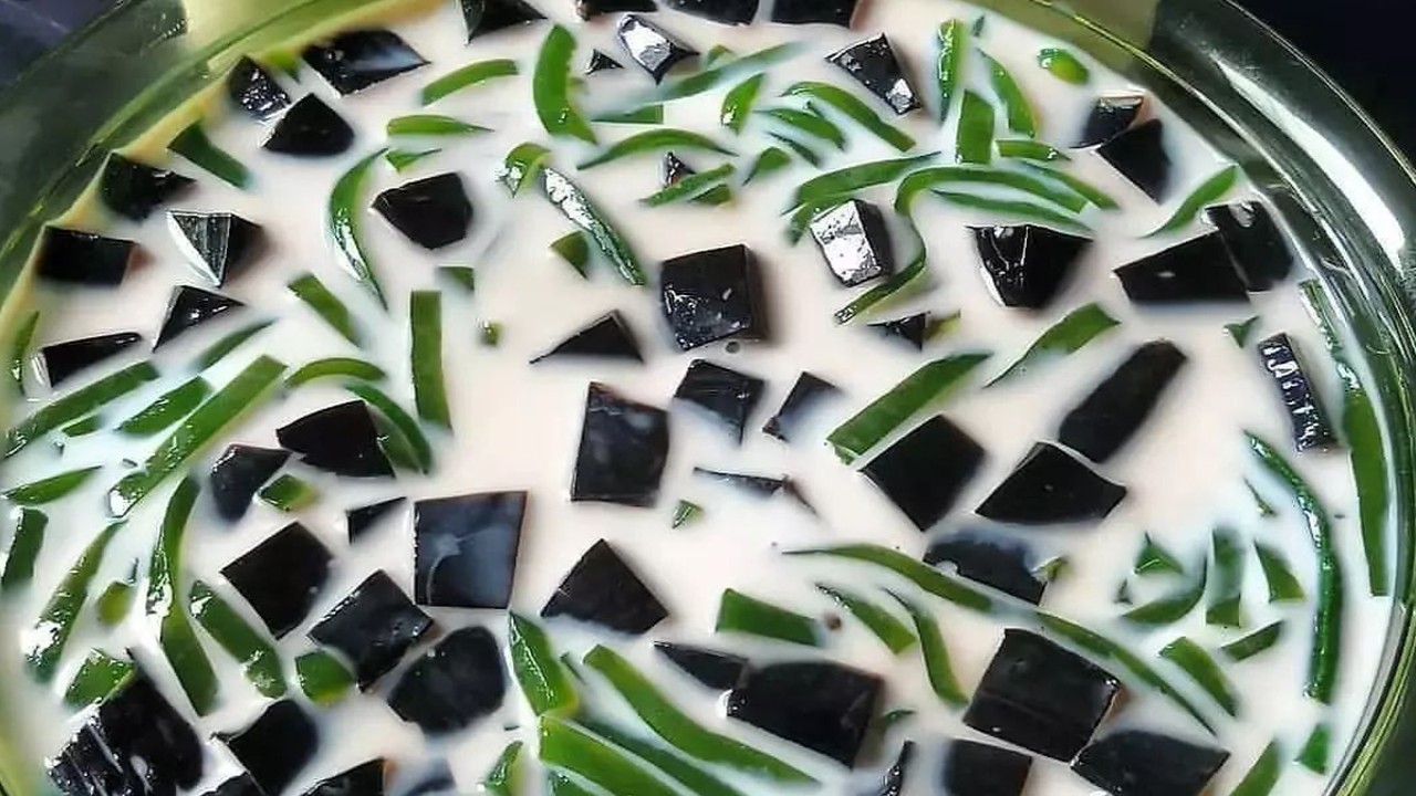 Es Cincau, minuman segar saat buka puasa.