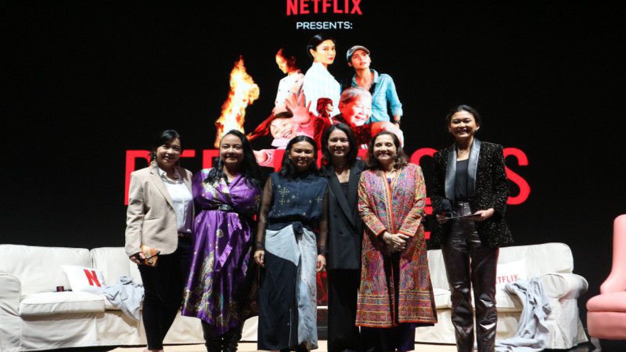 Sejumlah sineas dari berbagai negara di Asia Tenggara hadir pada acara “Reflections of Me” di Senayan City, Jakarta Pusat, Kamis (16/3). (ANTARA/Pamela Sakina)