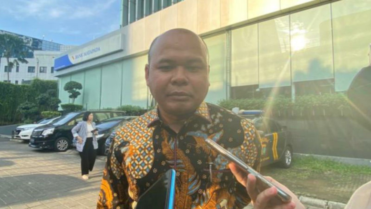 Ketua Gerakan Pemuda (GP) Ansor DKI Jakarta Muhamad Ainul Yakin saat memberikan keterangan kepada wartawan di Jakarta, Selasa (7/3/2023). ANTARA/Luthfia Miranda Putri