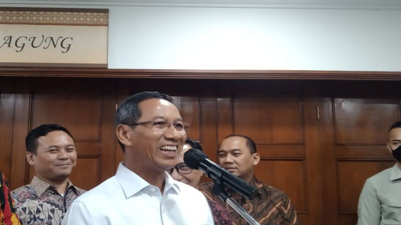 Penjabat Gubernur DKI Heru Budi Hartono di Balai Kota Jakarta, Selasa (27/12/2022). ANTARA/Dewa Ketut Sudiarta Wiguna