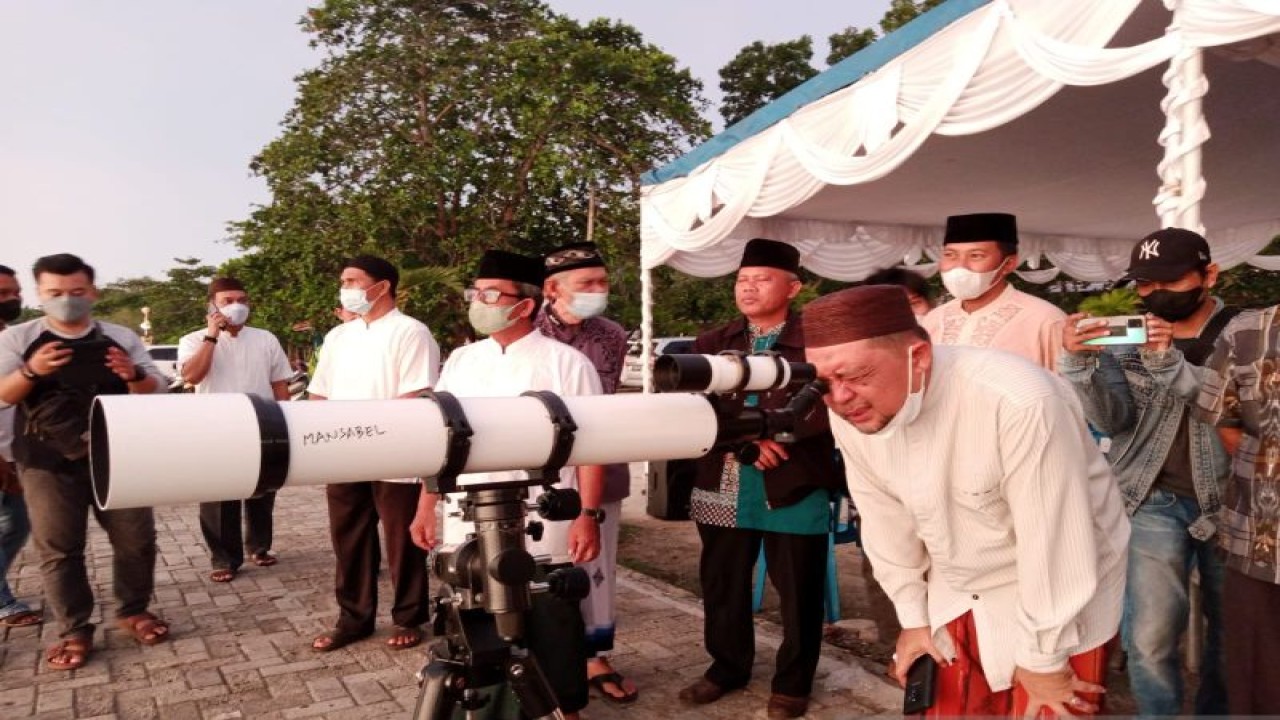 Kemenag Belitung pantau Hilal (ANTARA/Kasmono)