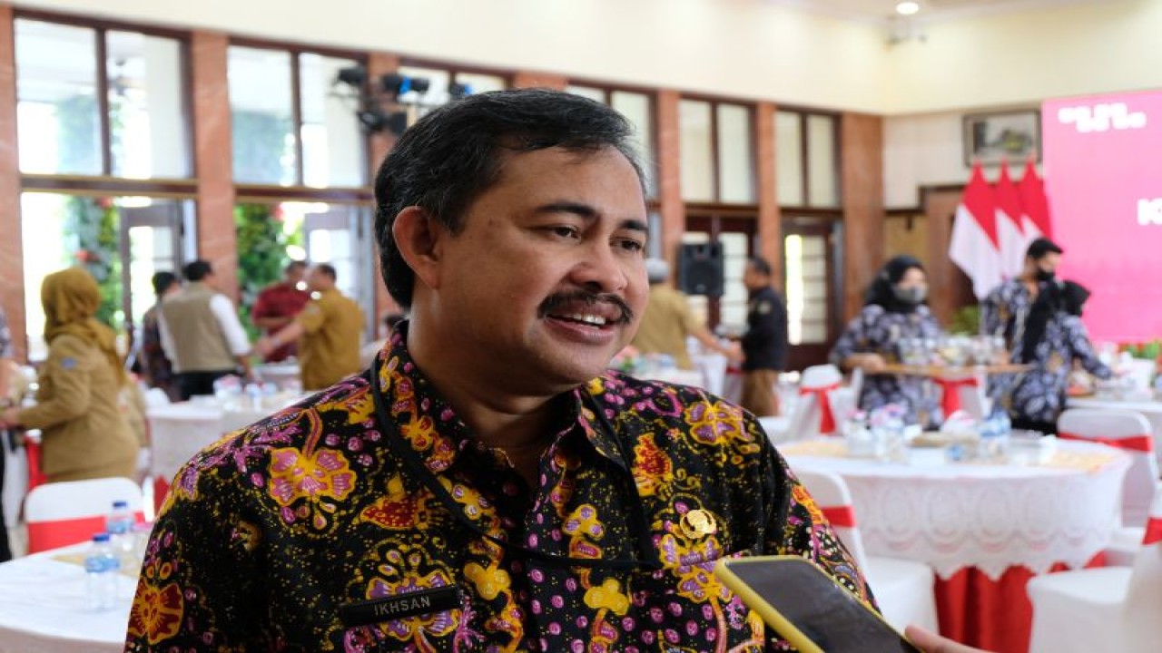 Sekretaris Daerah Kota Surabaya Ikhsan (ANTARA/HO-Diskominfo Surabaya)