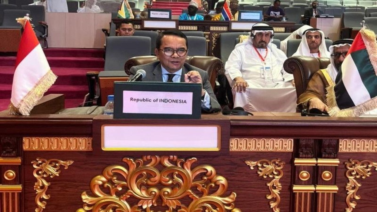 Direktur Kerja Sama Multilateral Kementerian Luar Negeri Tri Tharyat menyampaikan pesan Indonesia dalam Konferensi Tingkat Menteri ke-49 Organisasi Kerjasama Islam (OKI) di Nouakchott, Mauritania pada 17 Maret 2023. (ANTARA/HO-Kemlu RI)