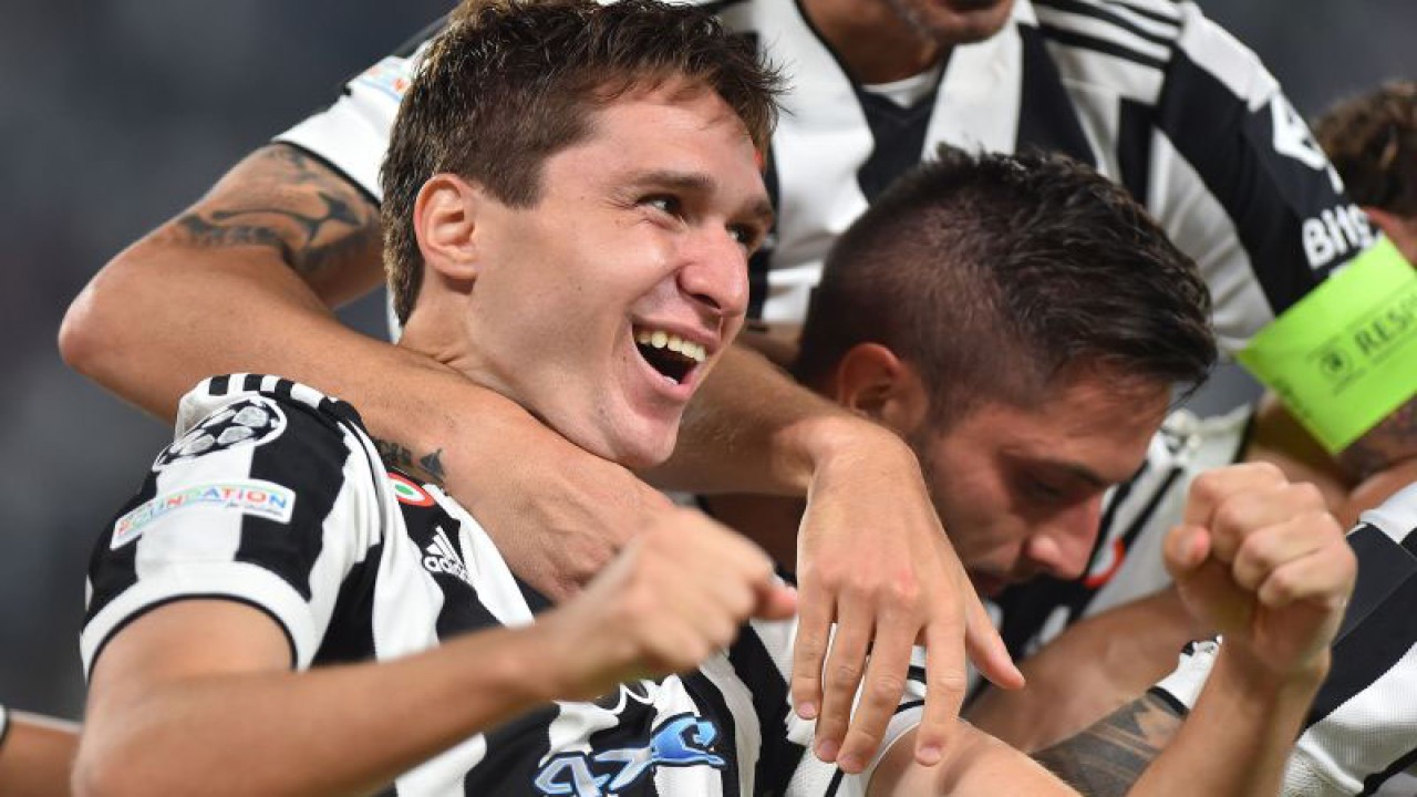 Pemain Juventus Federico Chiesa merayakan gol saat melawan Chelsea dalam laga grup H Liga Champions di Allianz Stadium, Turin, Italia, Rabu (29/9/2021). Juve menang 1-0 dengan gol tunggal dari Federico Chiesa. ANTARA FOTO/REUTERS/Massimo Pinca/foc.